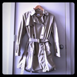 Gap Classic Trench Coat in Classic Ivory